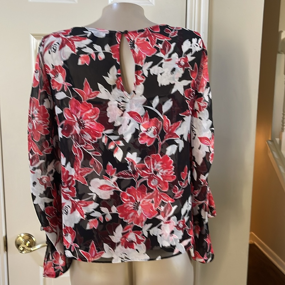 White House Black Market floral print Blouse, 10 petite - Picture 4 of 6